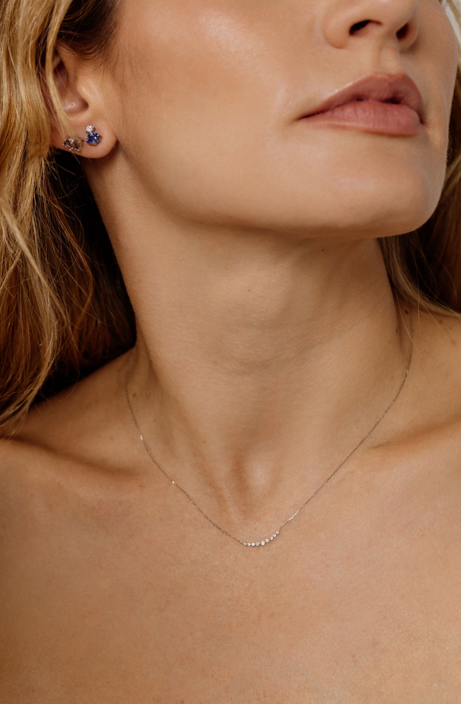 Linear Necklace – Mini Diamonds