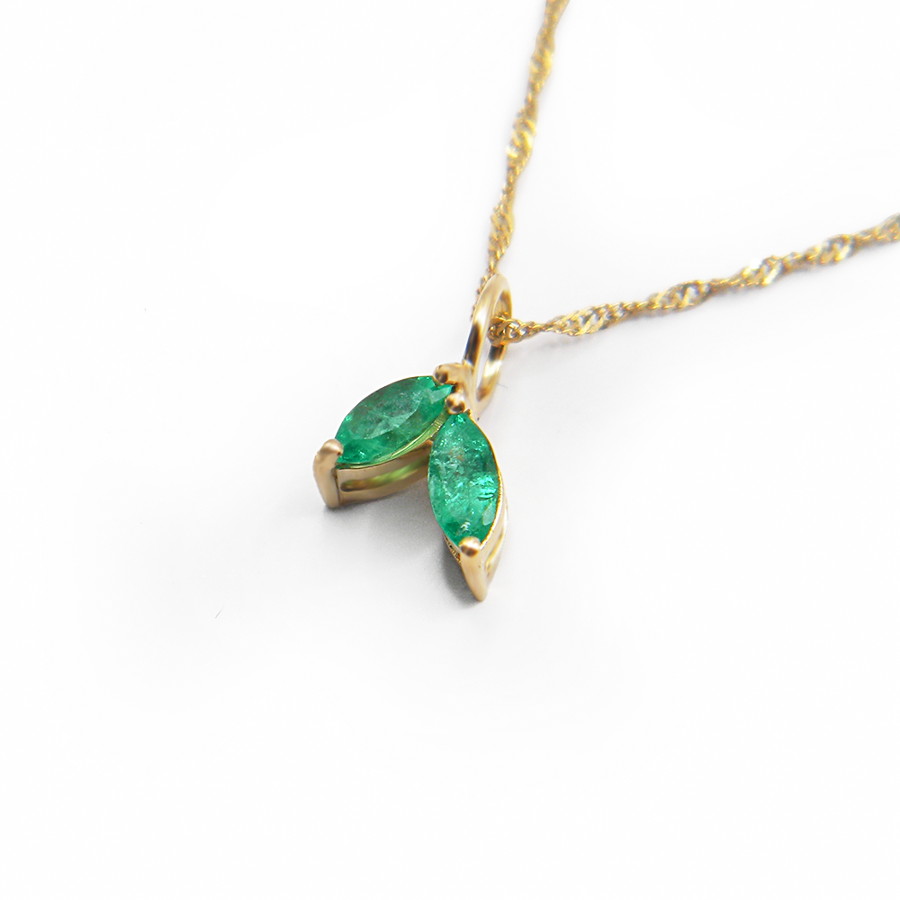 Marquise Emerald Necklace in Yellow Gold
