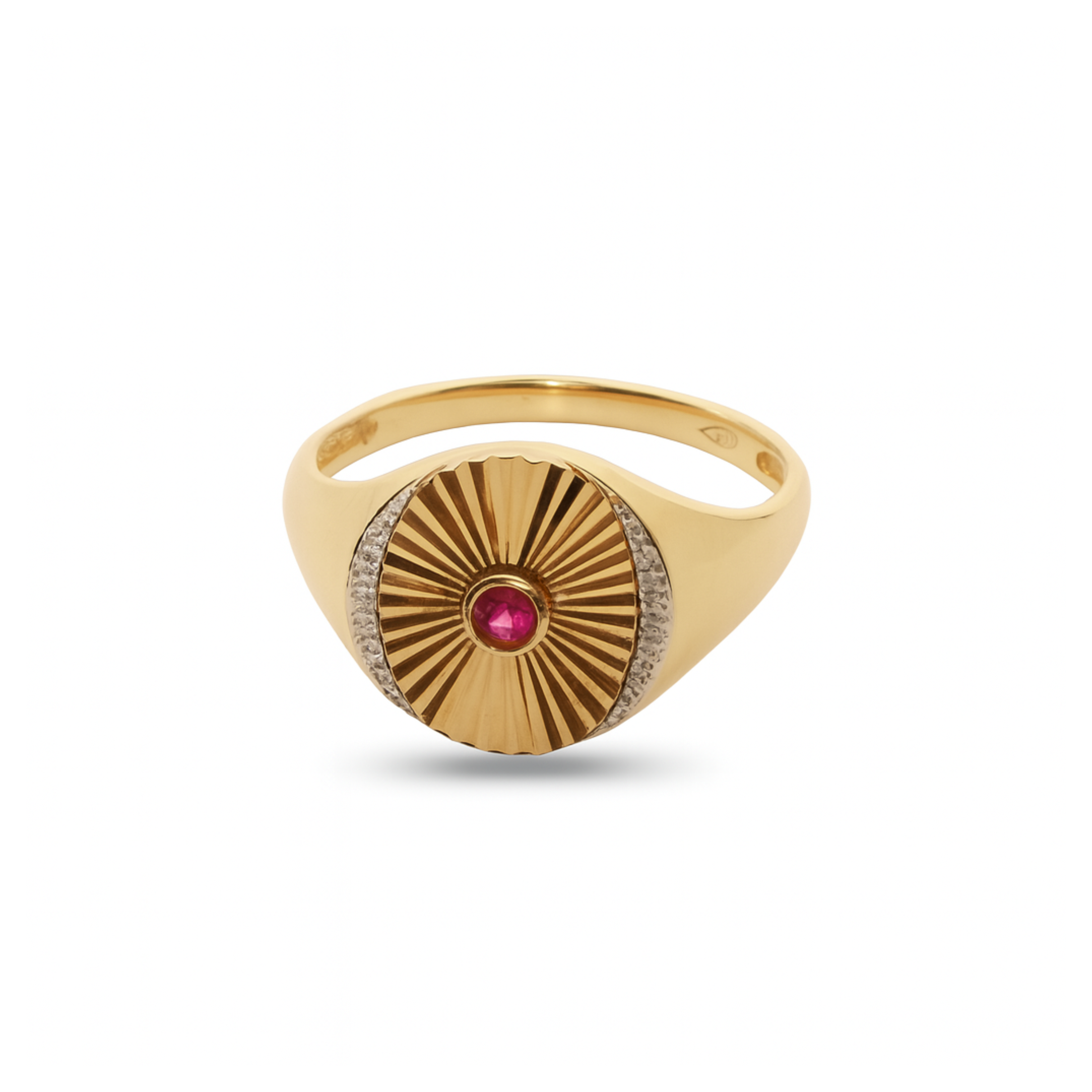 Flat Circular Ring – Ruby & Diamonds