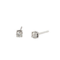 Round Sparkling Studs – Diamonds in White Gold