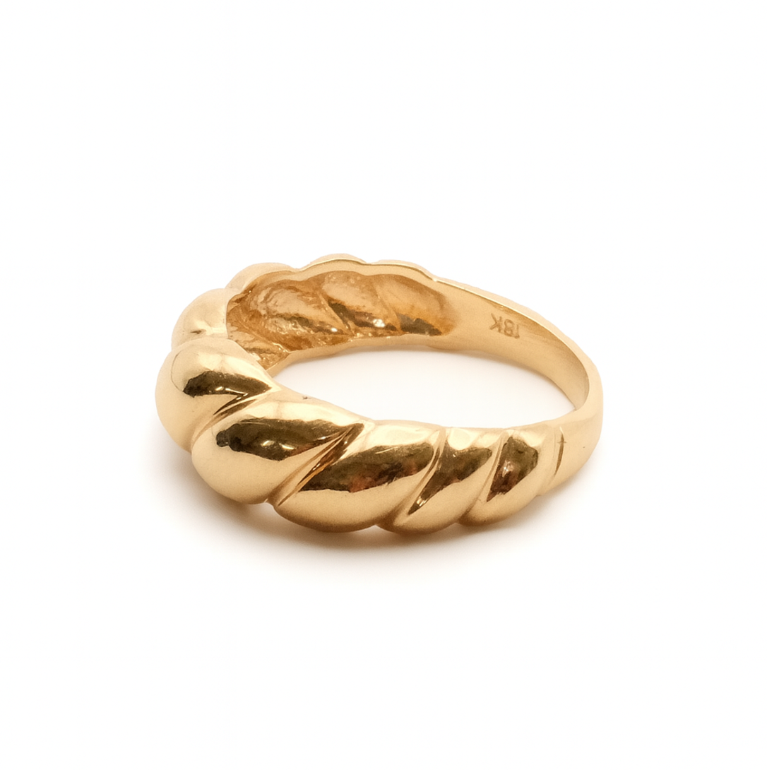 Croissant Style Ring – Yellow Gold
