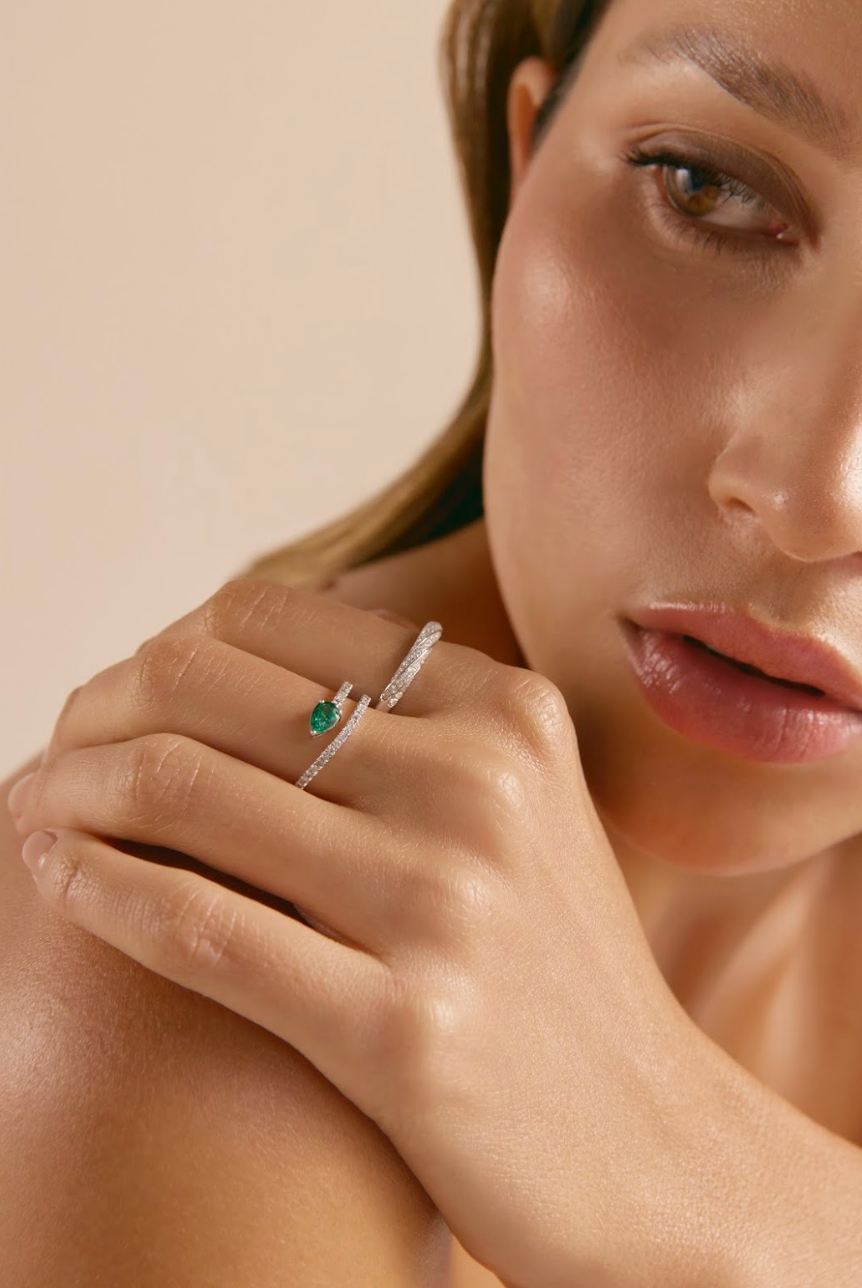 Twisted Pavé Diamond Band