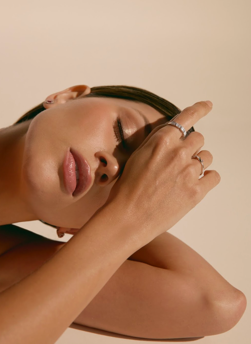 Illusion Diamond Baguette Band