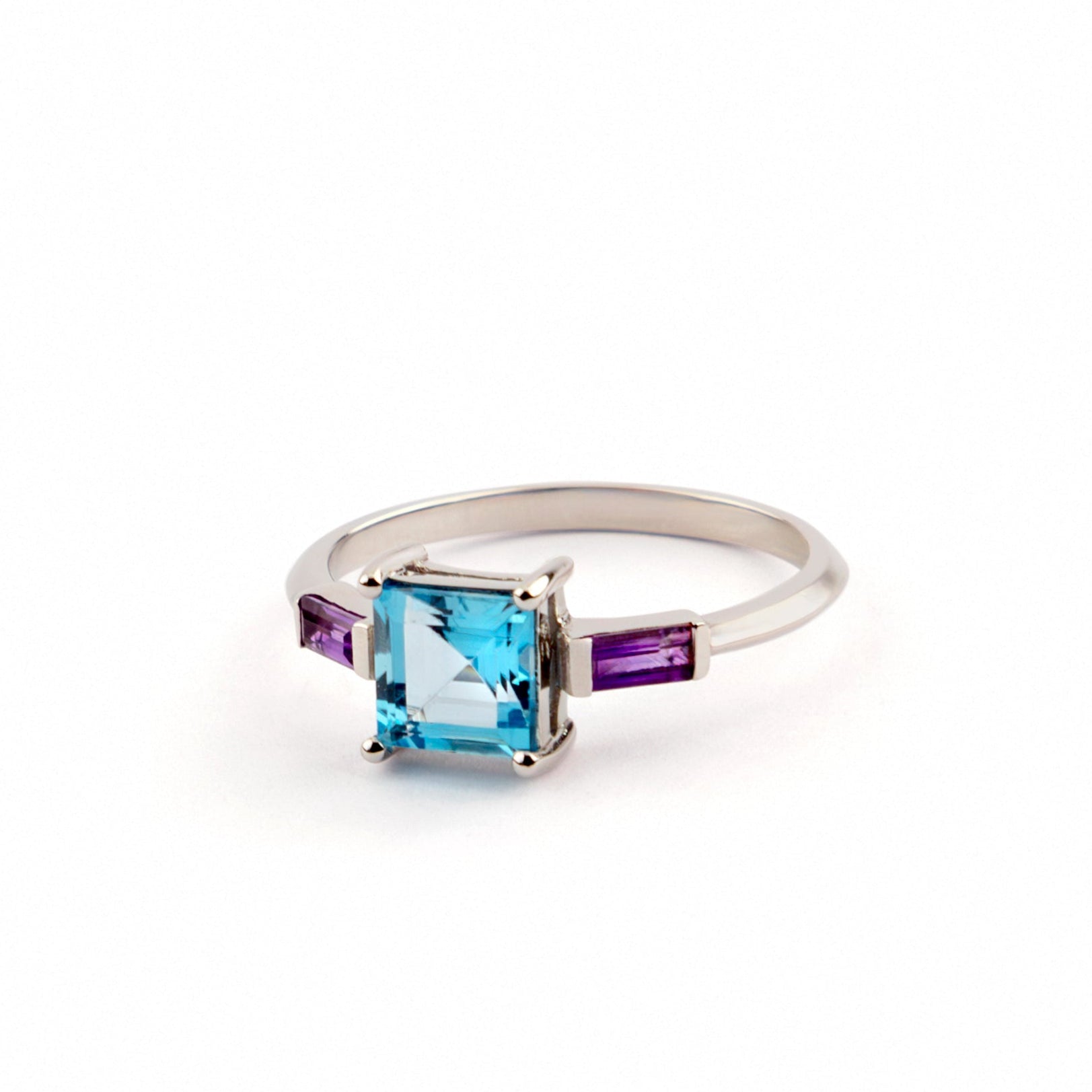 White Gold Topaz & Amethyst Ring