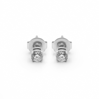 Round Sparkling Studs – Diamonds in White Gold
